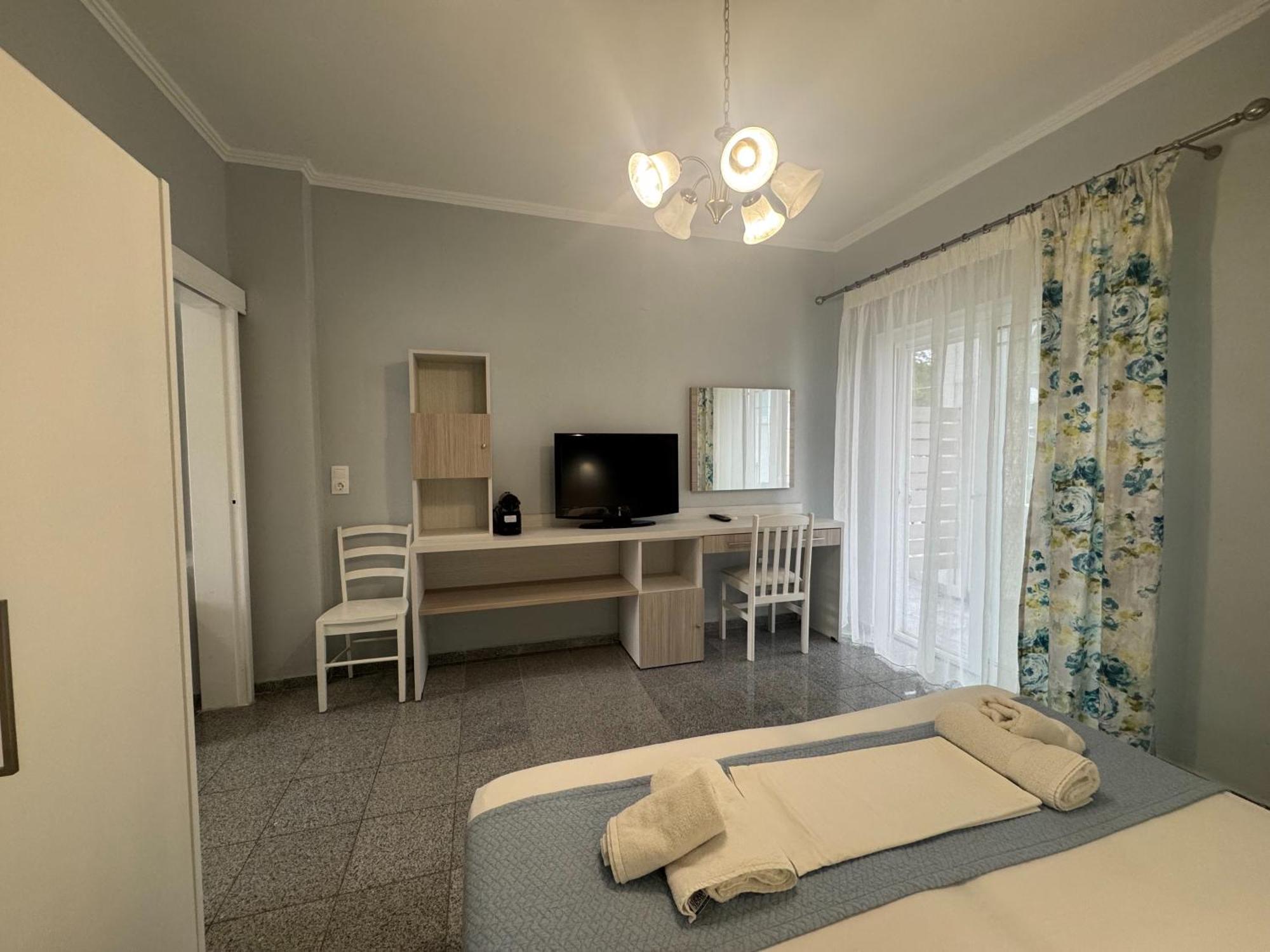 Diaporos Hotel ブアブロウ エクステリア 写真